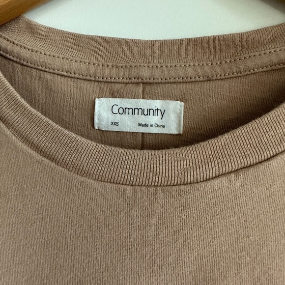 Community cuffed cropped Tee - Picture 2 of 5